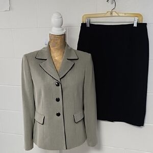Two Pieces Blazer Black Piping Black & Skirt Classic Suit